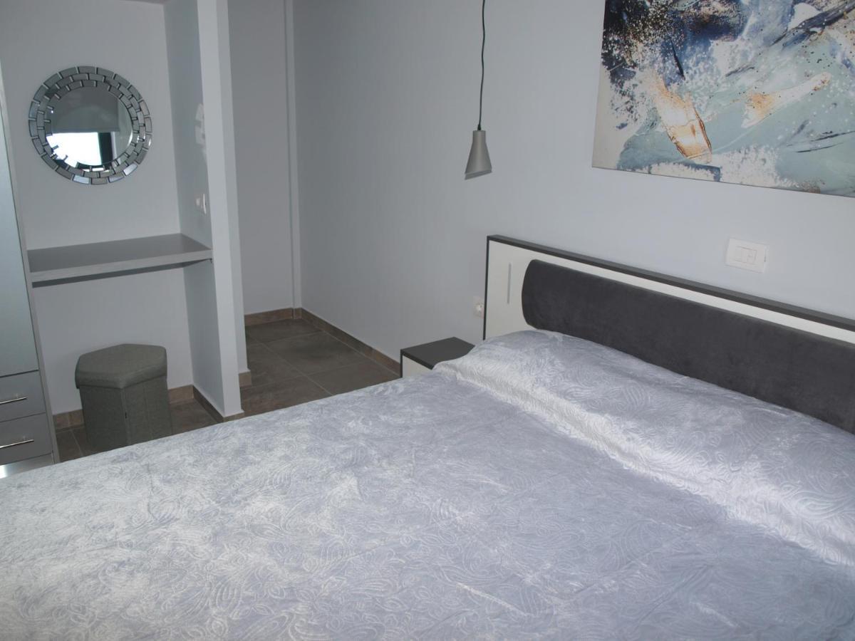 Attic Apartments Agia Anna  Bagian luar foto