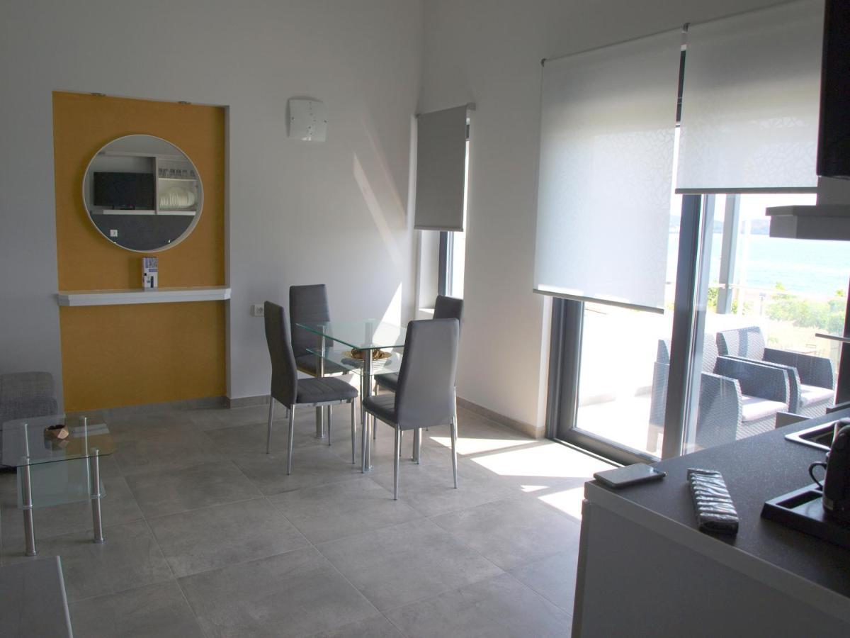 Attic Apartments Agia Anna  Bagian luar foto