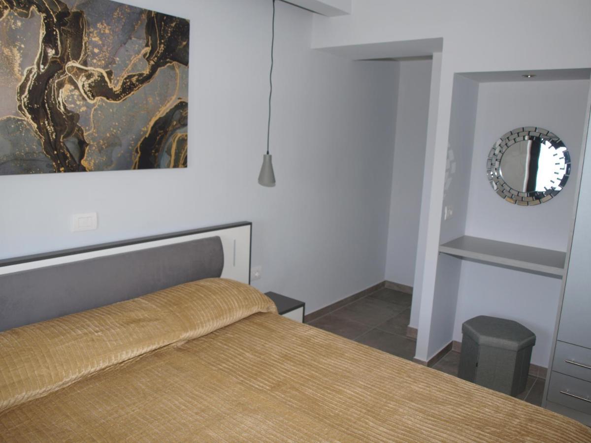 Attic Apartments Agia Anna  Bagian luar foto