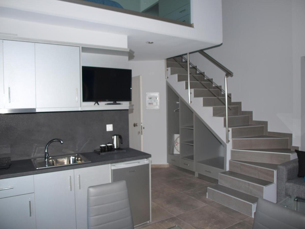 Attic Apartments Agia Anna  Bagian luar foto